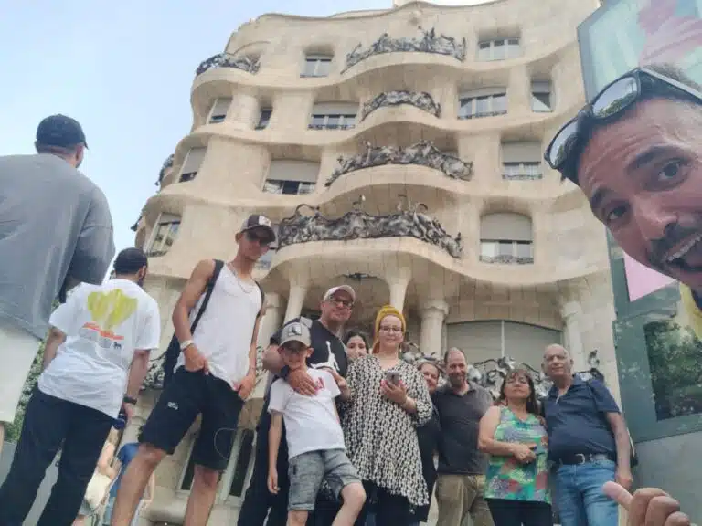 מטיילים בקאסה מילה - סיור מודרניסטי בעקבות גאודי - WeWalk