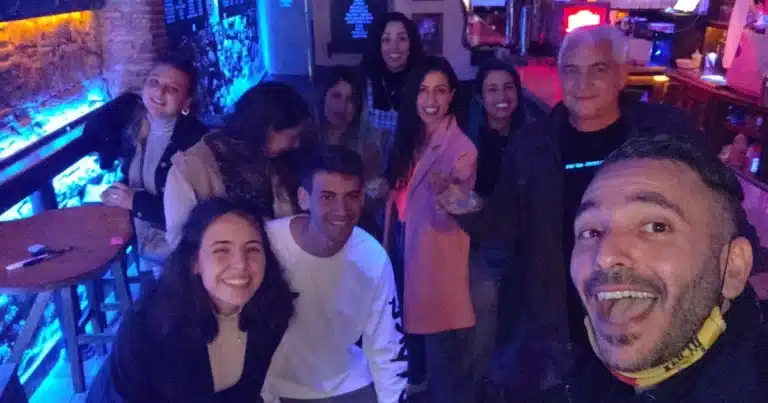 מרימים ונהנים בסבב ברים בברצלונה - WEWALK