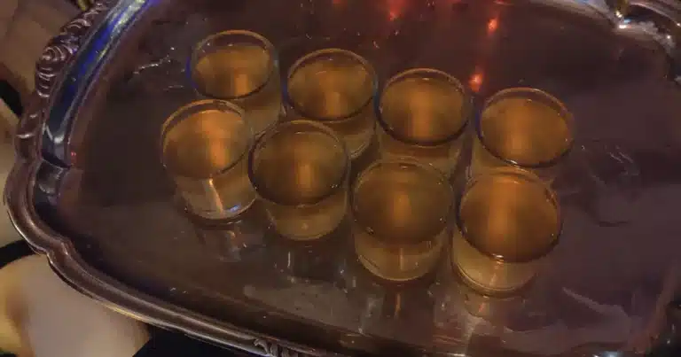 עוד שתייה בסבב ברים בברצלונה - WEWALK