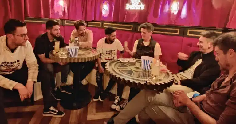 חוגגים מסיבת רווקים בסבב ברים בברצלונה - WEWALK