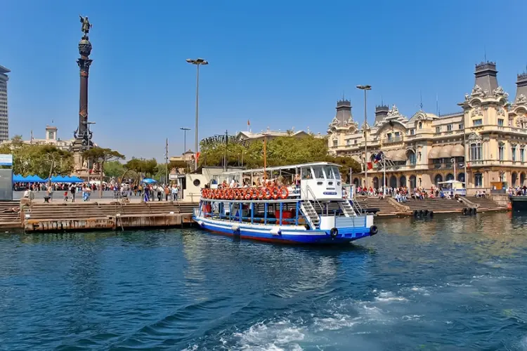 שייט-להתאהב בברצלונה מזווית אחרת - מהים.-WeWalk Tours