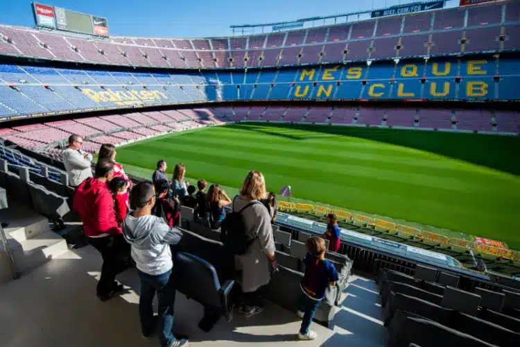 מוזיאון קאמפ נואו-המקדש החילוני של קבוצת הכדורגל בארסה, שהיא הרבה מעבר למועדון ספורט.-WeWalk Tours