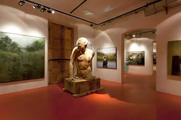 מוזיאון MEAM-מוזיאון קטן ואיכותי לאמנות פיגורטיבית בלב אל בורן.-WeWalk Tours