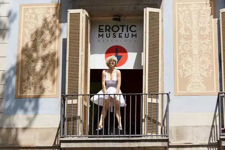 מוזיאון האירוטיקה-מוזיאון קטן, שובב ומפתיע בלב הרמבלה.-WeWalk Tours