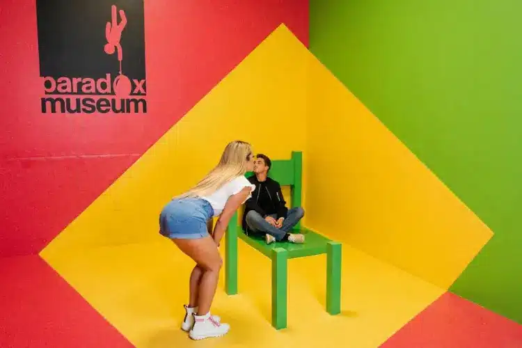 מוזיאון הפרדוקס-אשליות, משחקי מחשבה וצילומים משוגעים - חוויה אינטראקטיבית לכל המשפחה.-WeWalk Tours