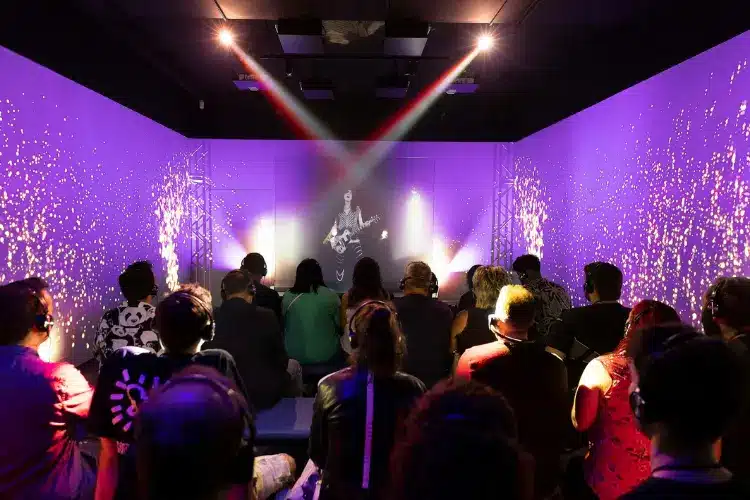 מוזיאון הרוק של ברצלונה-גן עדן קטן לחובבי רוקנרול וגיטרות.-WeWalk Tours