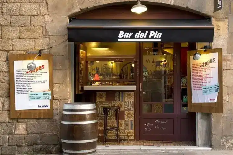 WeWalk Tours - בר דל פלא - מסעדת טאפאס ובר יין עם אווירה ביתית ונינוחה ומנות פשוטות ומדויקות.